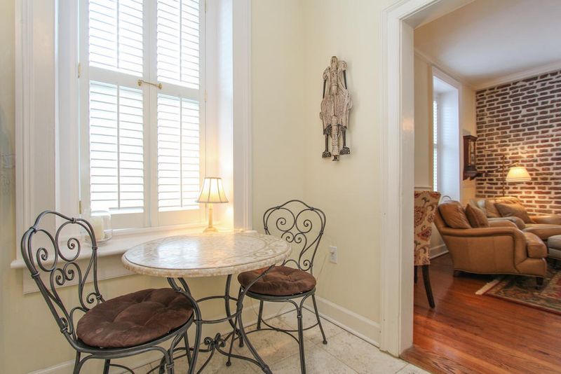1 Chalmers St #B, Charleston, SC 29401