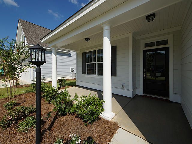 102 Longdale Dr, Summerville, SC 29483
