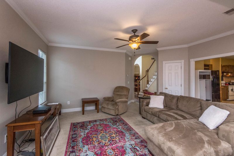 422 Thomaston Ave, Summerville, SC 29485