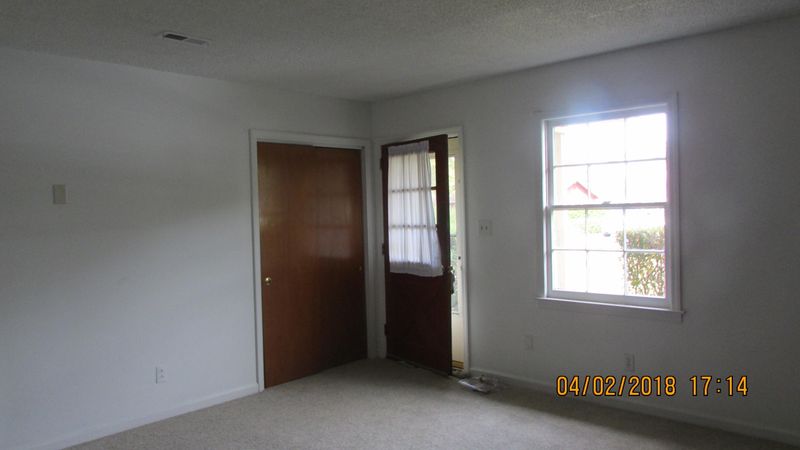 135 Kathryn Dr, Goose Creek, SC 29445
