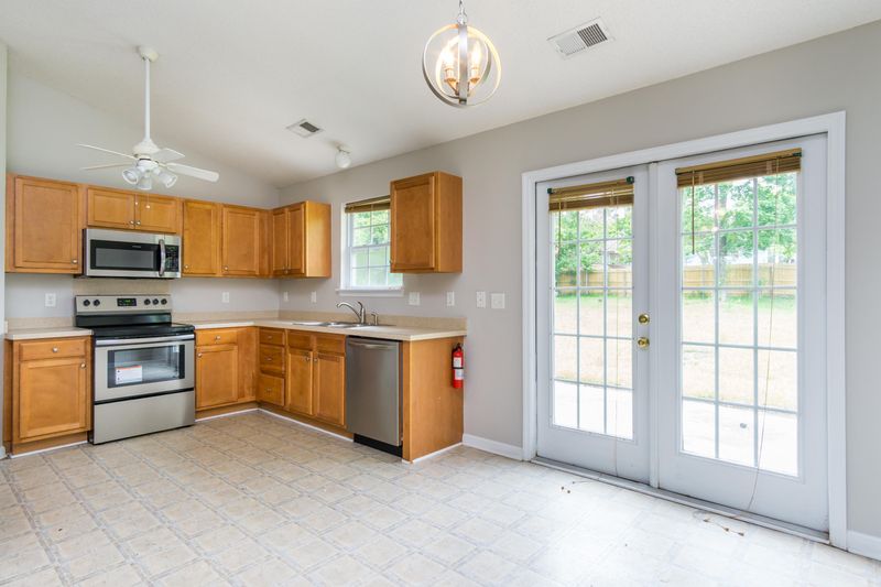 117 Sawmill Dr, Summerville, SC 29483