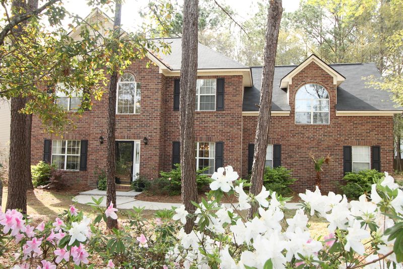 210 Hamlet Cir, Goose Creek, SC 29445