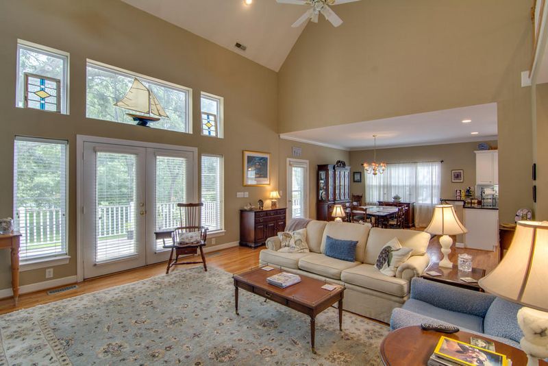 216 Ashmont Dr, Wando, SC 29492