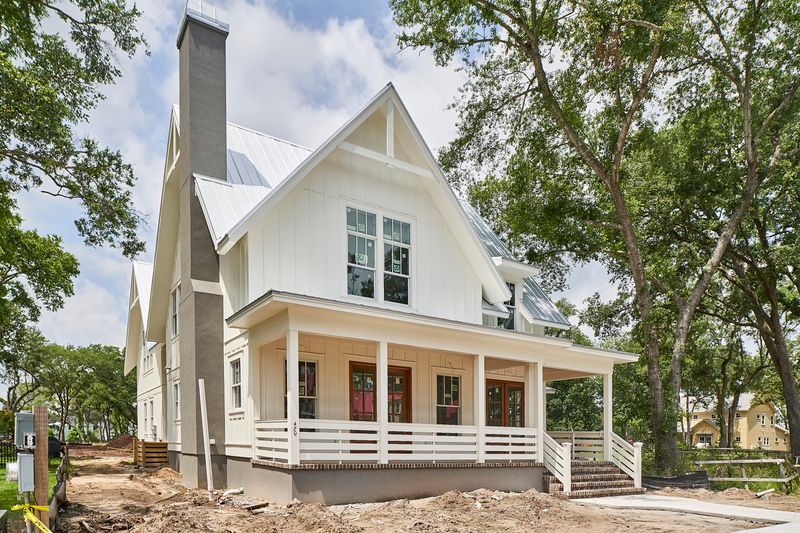 470 Lesesne St, Daniel Island, SC 29492