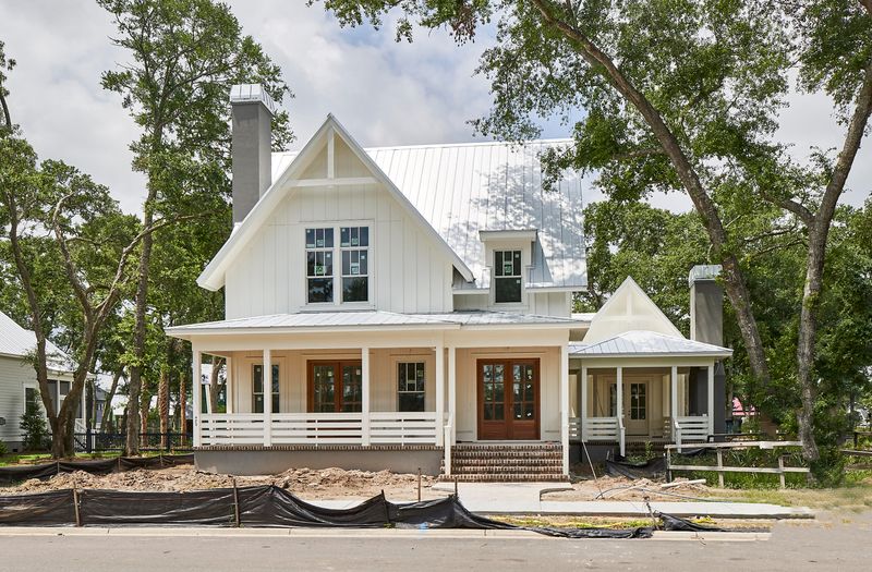 470 Lesesne St, Daniel Island, SC 29492