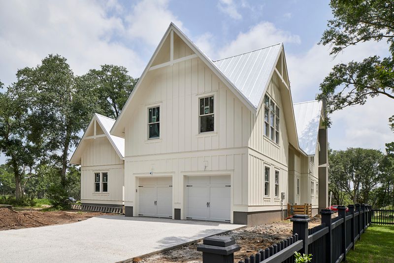 470 Lesesne St, Daniel Island, SC 29492