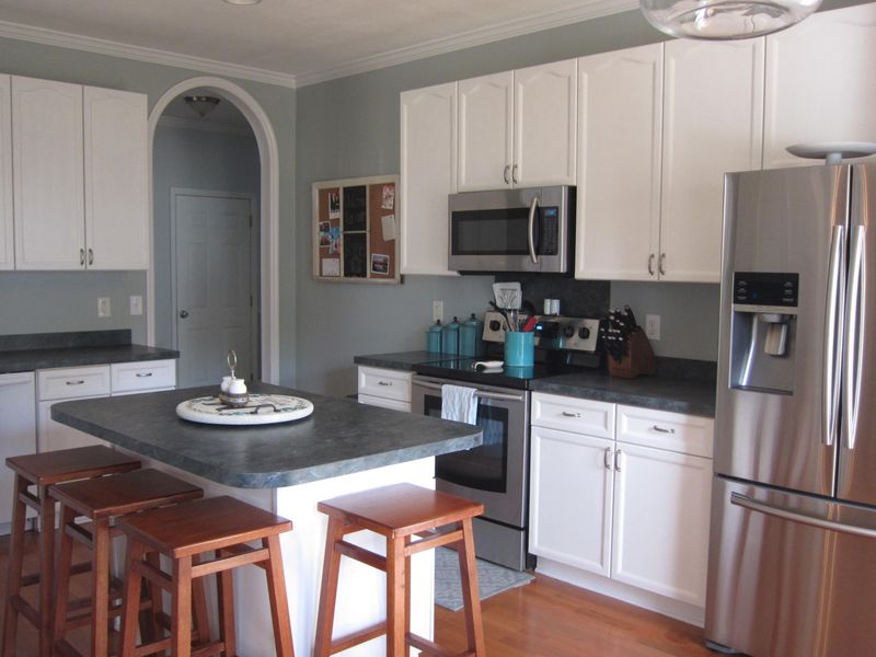 401 Twelve Oaks Dr, Charleston, SC 29414