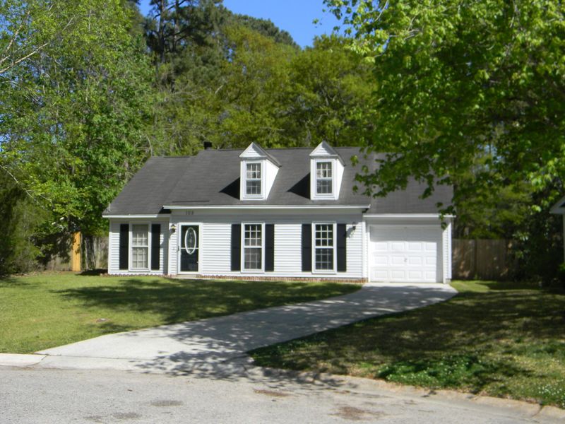 105 Ceinwein Ct, Goose Creek, SC 29445