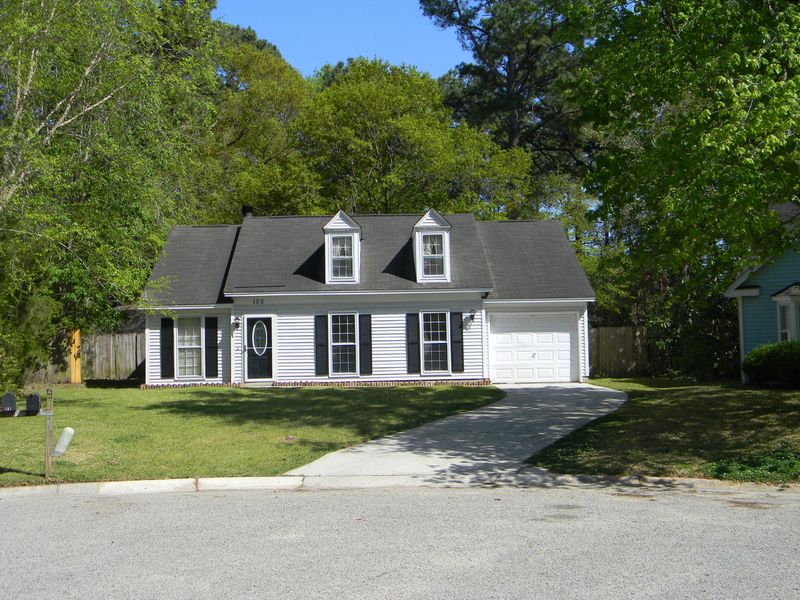 105 Ceinwein Ct, Goose Creek, SC 29445