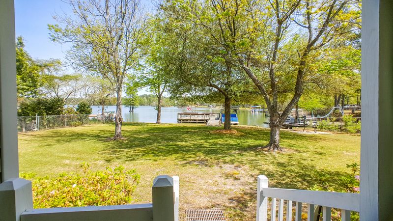 443 Lake Moultrie Dr, Bonneau, SC 29431
