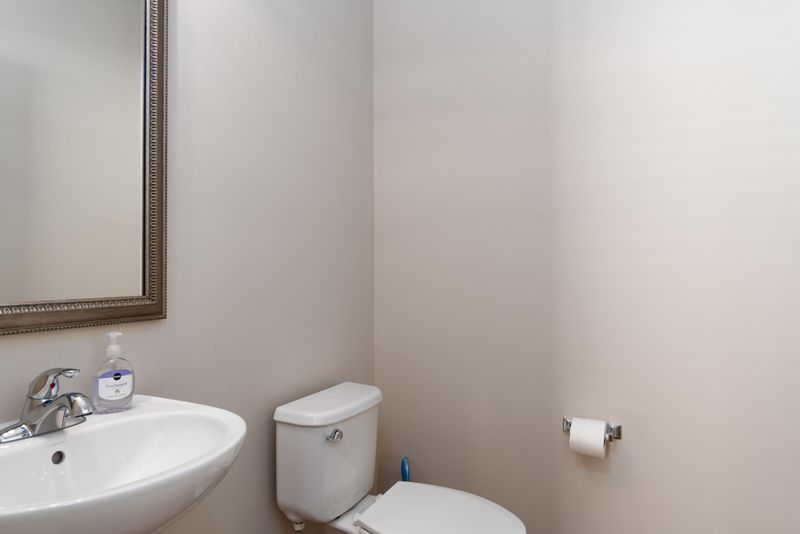 211 Palmetto Walk Dr, Summerville, SC 29486