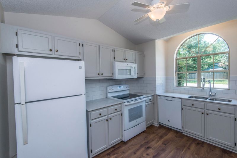 1211 Llewellyn, Mount Pleasant, SC 29464