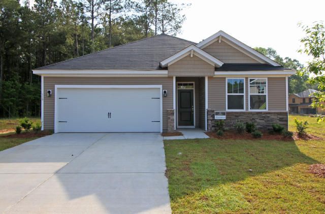 921 N Palmetto St, Summerville, SC 29483
