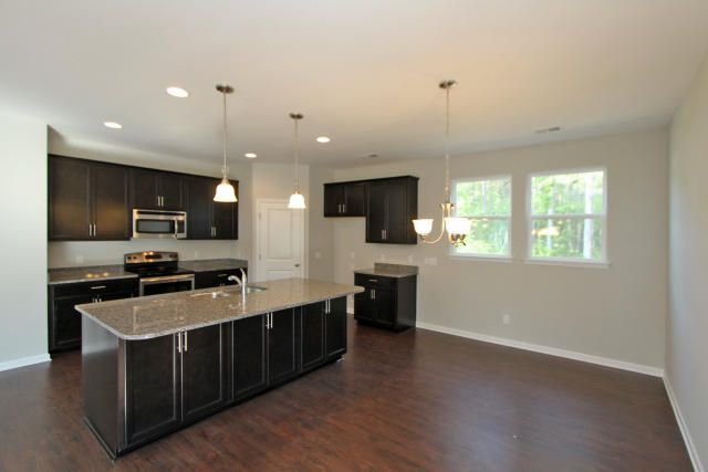 919 N Palmetto St, Summerville, SC 29483