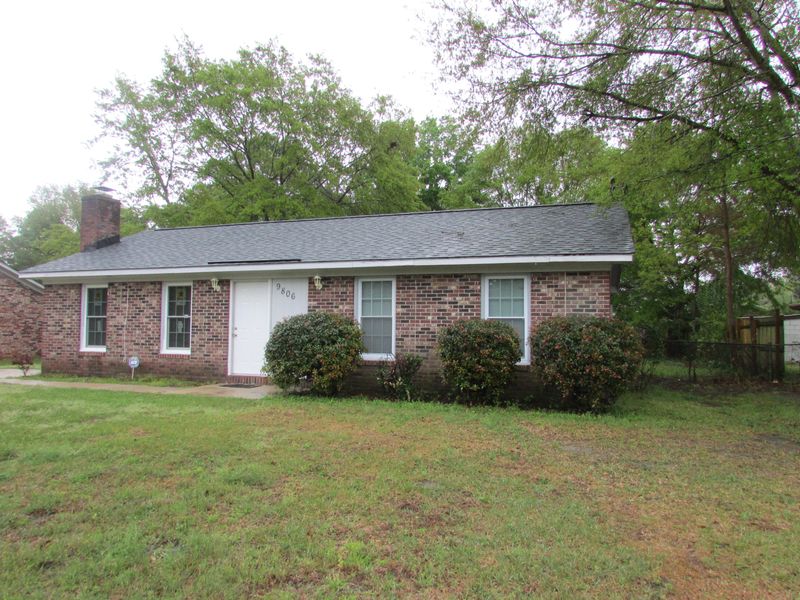 9806 Midview Dr, Ladson, SC 29456