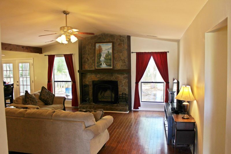 322 Canaberry Cir, Summerville, SC 29483