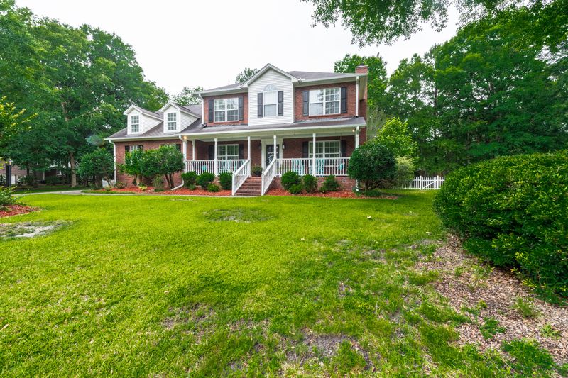 107 Leighton Ct, Summerville, SC 29485