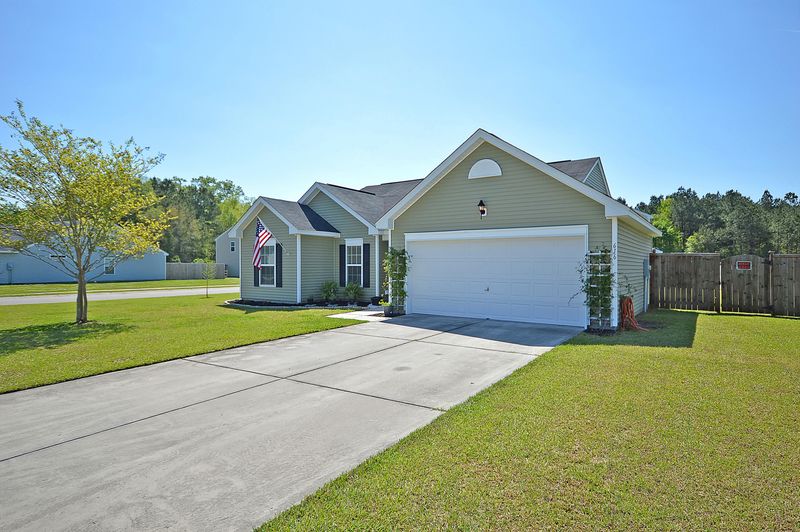 616 English Oak Cir, Moncks Corner, SC 29461