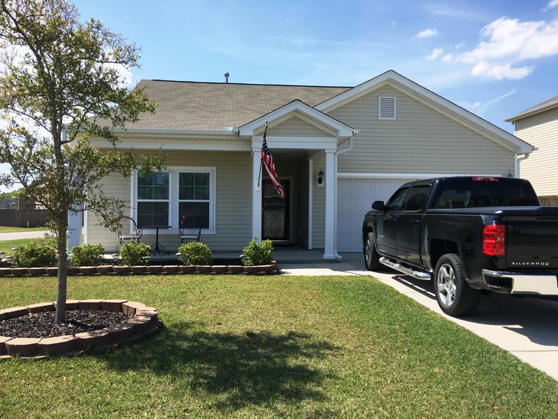 509 Nandina Dr, Goose Creek, SC 29445