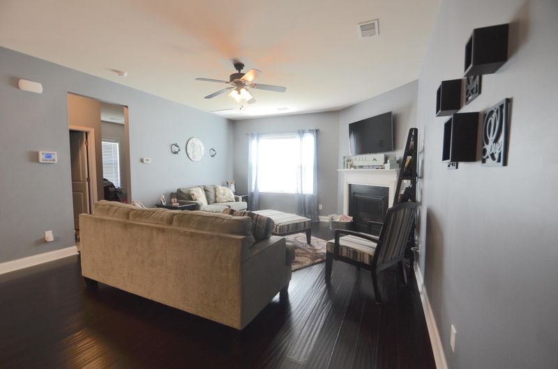 105 Broken Branch Dr, Goose Creek, SC 29445