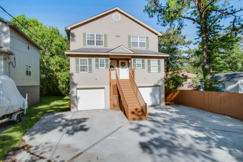 1494 Theresa Dr, Charleston, SC 29412