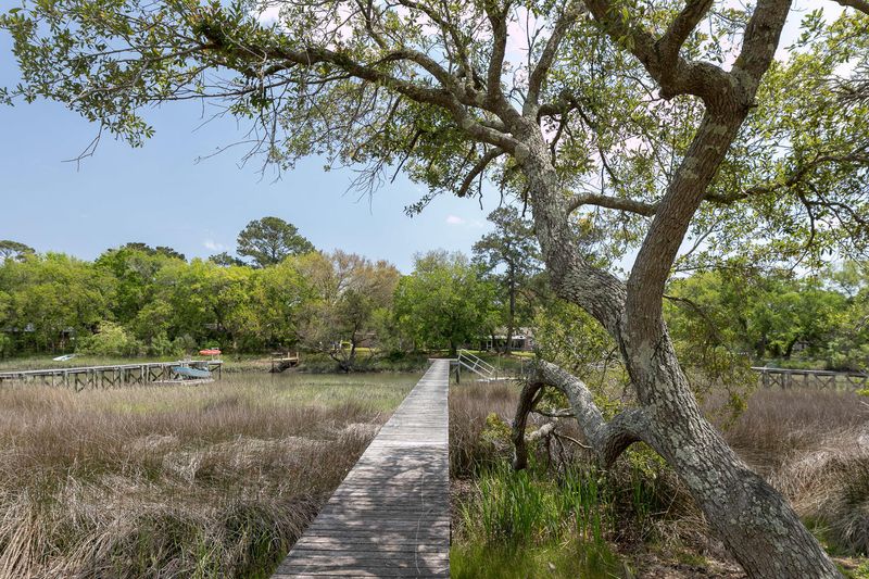 858 Piccadilly Cir, Charleston, SC 29412