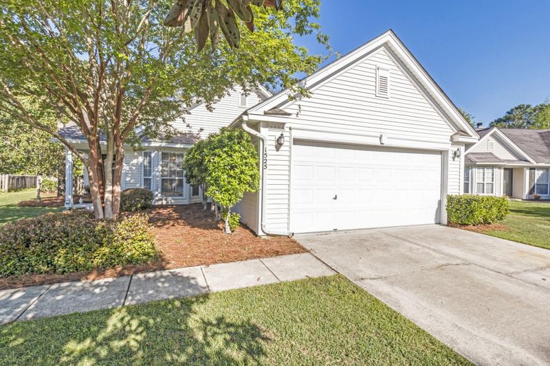 1525 Sweet Myrtle Cir, Mount Pleasant, SC 29466