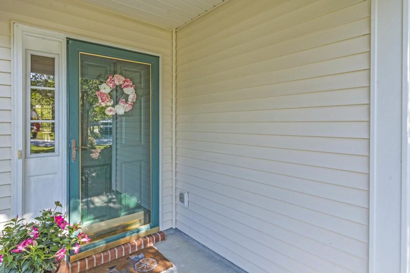 1525 Sweet Myrtle Cir, Mount Pleasant, SC 29466