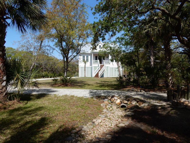 94 Tranquility Ln, Edisto Island, SC 29438