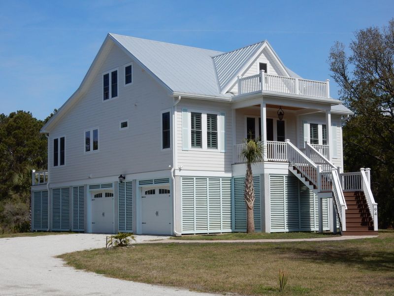 94 Tranquility Ln, Edisto Island, SC 29438