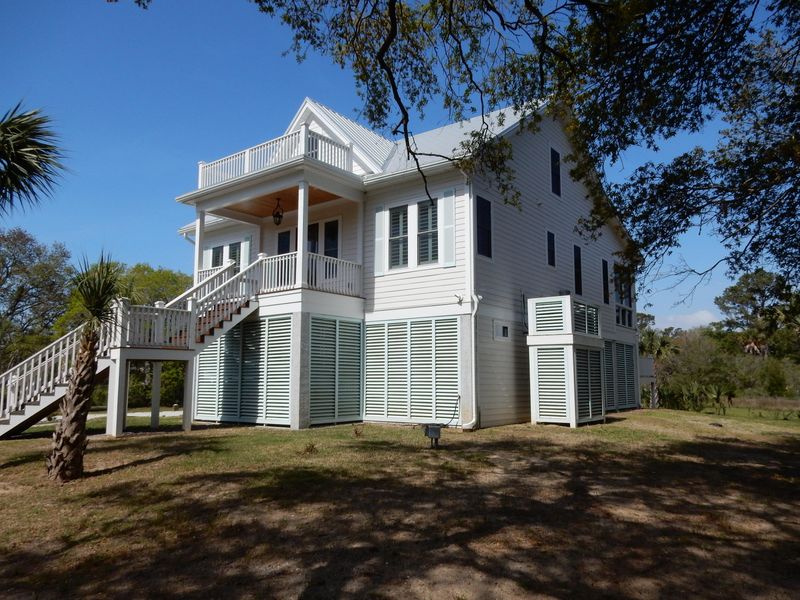 94 Tranquility Ln, Edisto Island, SC 29438