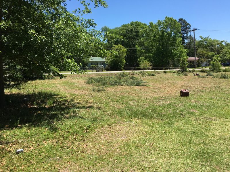 101 N Hampton Dr, Bonneau, SC 29431