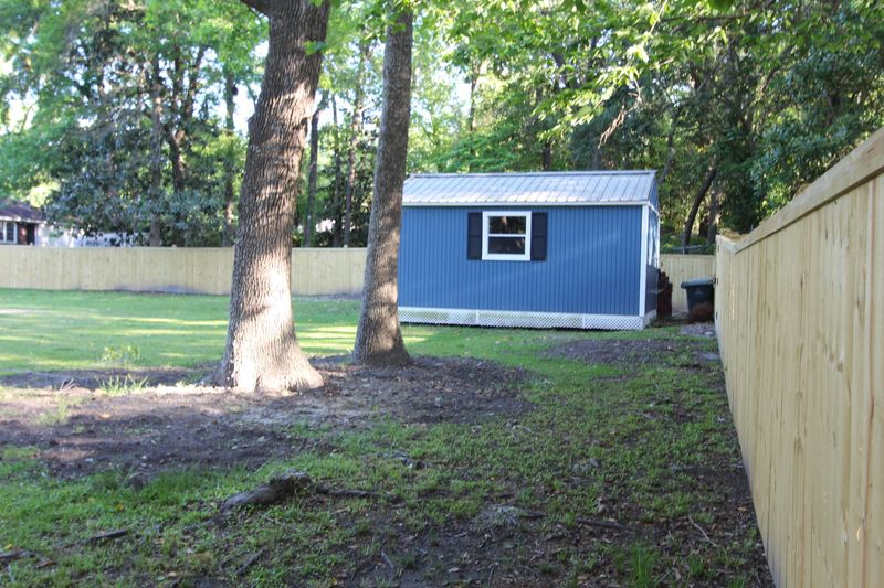 1010 Lepley Rd, Hanahan, SC 29410