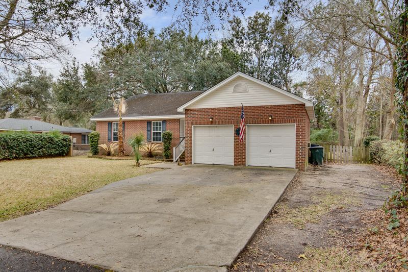 1423 Burclare Dr, Charleston, SC 29412