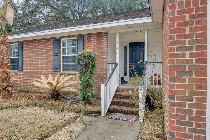 1423 Burclare Dr, Charleston, SC 29412