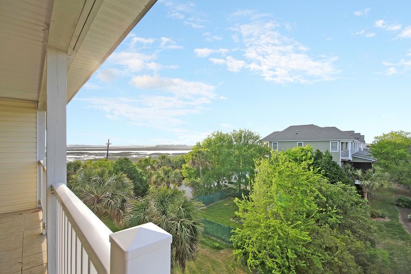 1 Oak Island Dr #E, Folly Beach, SC 29439