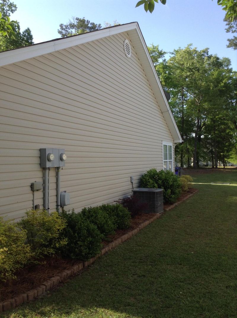 7948 Vermont Rd, North Charleston, SC 29418