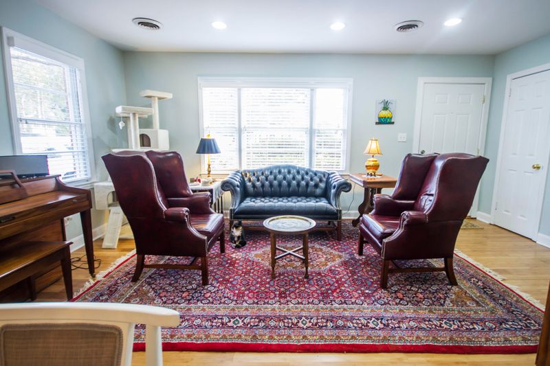 755 Magnolia Rd, Charleston, SC 29407