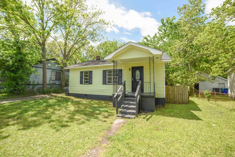 2729 Constitution Ave, North Charleston, SC 29405