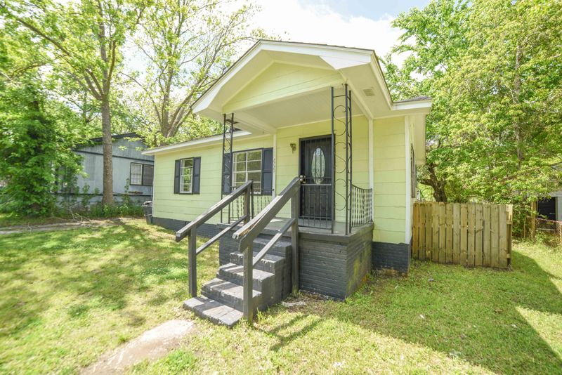 2729 Constitution Ave, North Charleston, SC 29405