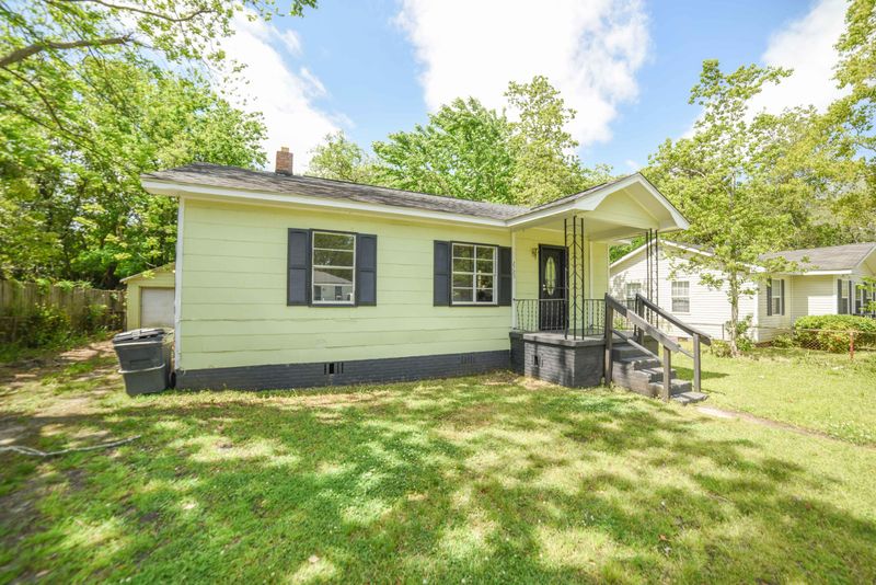 2729 Constitution Ave, North Charleston, SC 29405