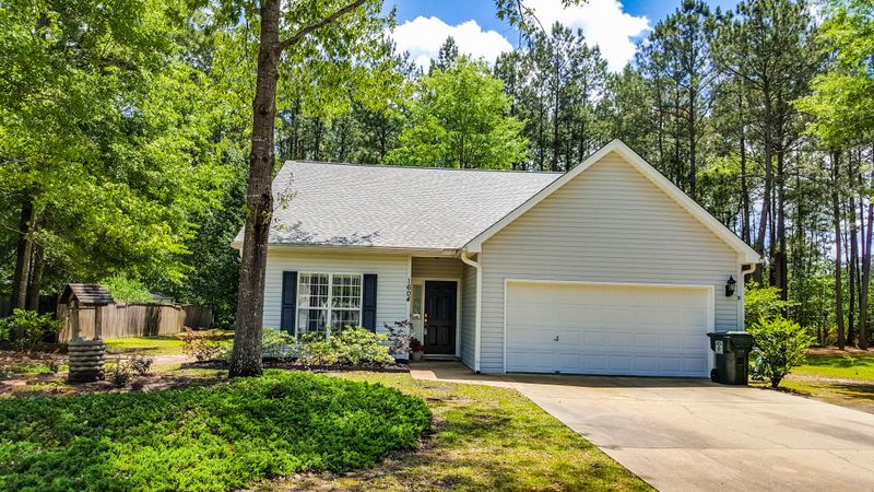 1604 Windsor Ln, Moncks Corner, SC 29461
