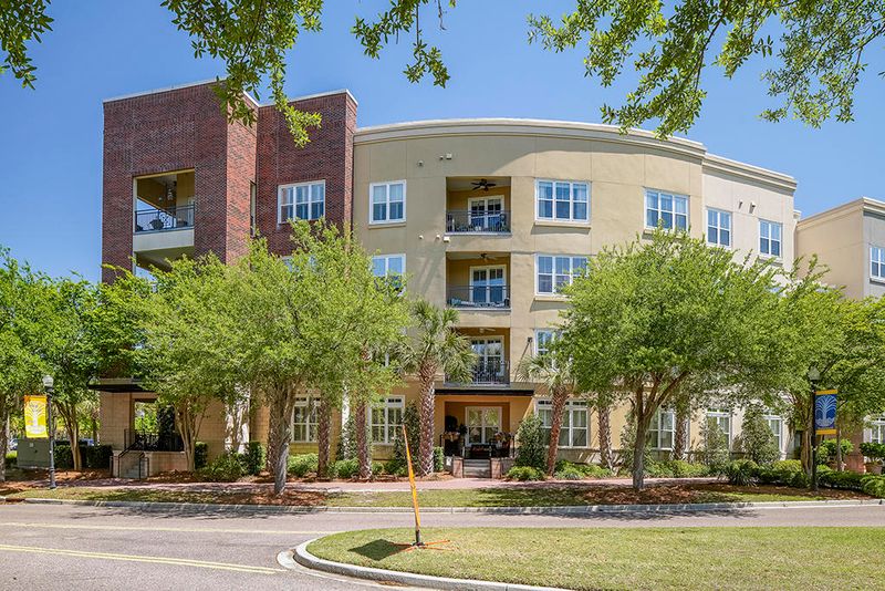 200 River Landing Dr #B307, Charleston, SC 29492