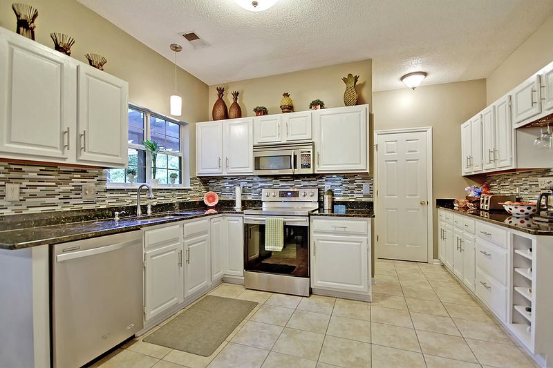 173 Historic Dr, Mount Pleasant, SC 29464
