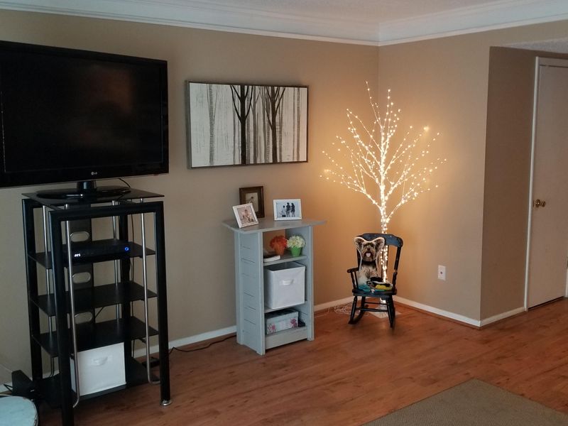 608 Andrea Ln, Hanahan, SC 29410