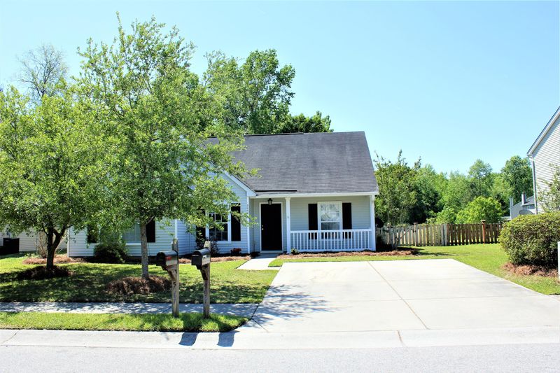 5047 Thornton Dr, Summerville, SC 29485