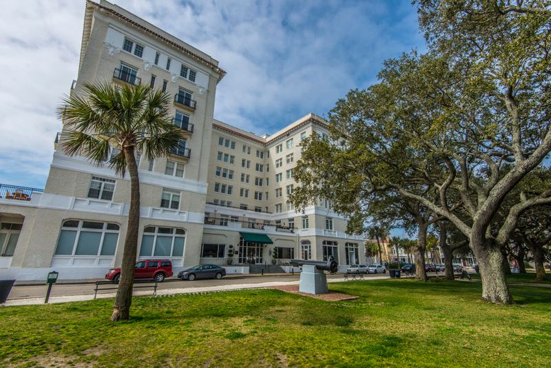1 King St #406, Charleston, SC 29401