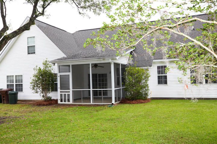 1202 Maplecrest Dr, Moncks Corner, SC 29461