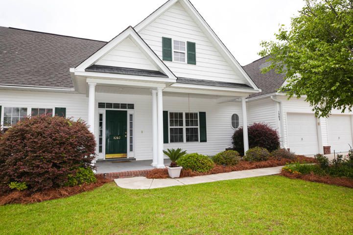 1202 Maplecrest Dr, Moncks Corner, SC 29461