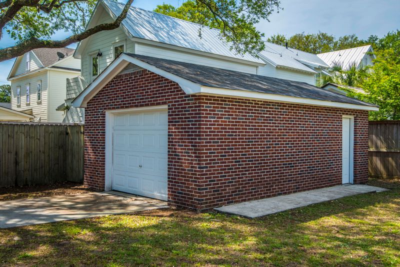 1495 Indian St, Mount Pleasant, SC 29464